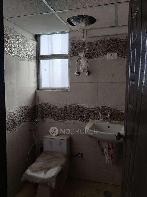 2 BHK Flat In Vedantam Minaret, Indirapuram For Sale  In Indirapuram