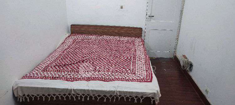 Single Room for Male In 1 RK  In 13 In Mayfair Apartments