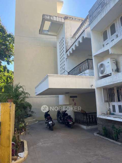 Godown/Warehouse in Saligramam, Chennai for Rent 