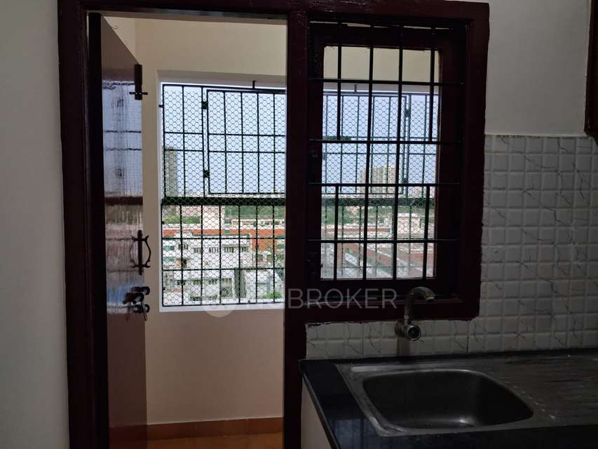 2 BHK Flat In Brindavan Towers, K. K. Nagar,chennai For Sale  In K. K. Nagar,chennai