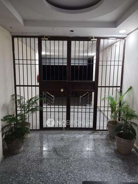 3 BHK Flat In Crown Apartment 2 For Sale  In Sector 4