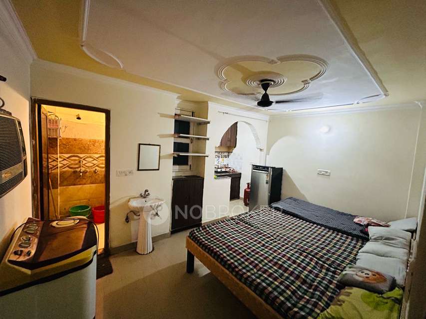 1 BHK Flat In Netaji Subhash Apartment for Rent  In Sector 13