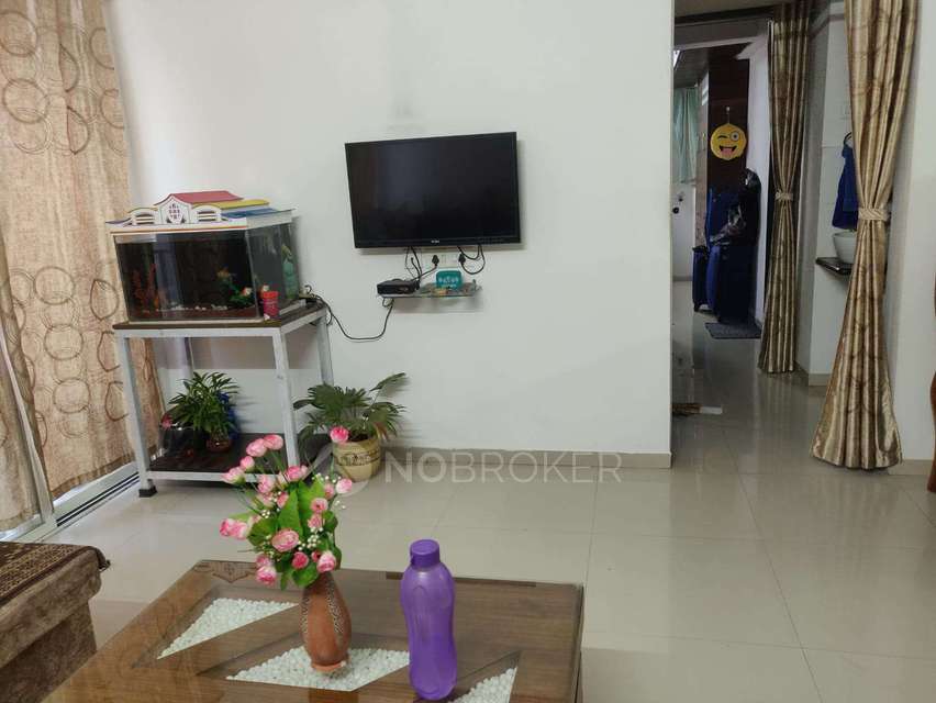 2 BHK Flat In Mantra Insignia for Rent  In Mundhwa