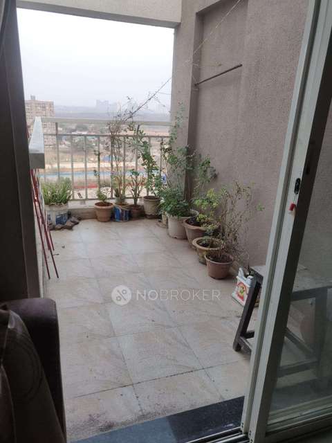 2 BHK Flat In Mantra Insignia for Rent  In Mundhwa