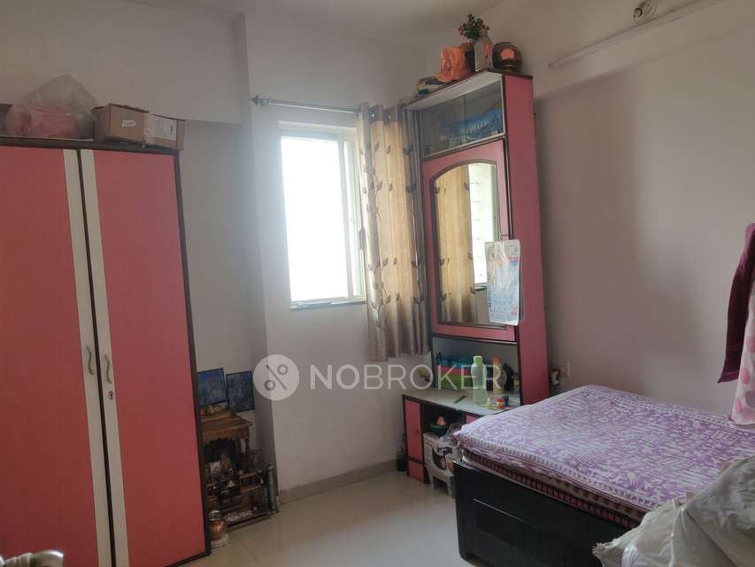 2 BHK Flat In Mantra Insignia for Rent  In Mundhwa