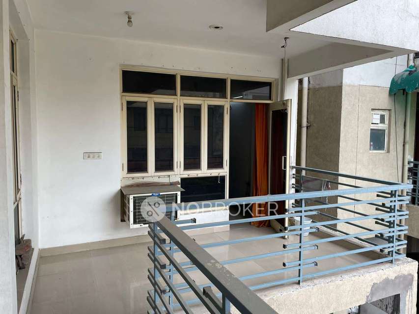 4 BHK Flat In 21st Milestone Residency For Sale  In Raj Nagar Extension