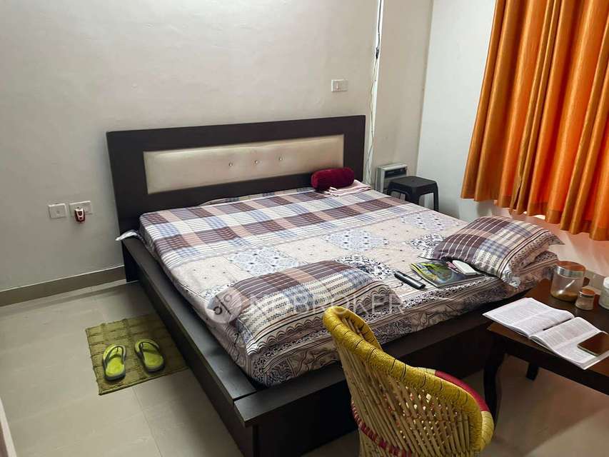 4 BHK Flat In 21st Milestone Residency For Sale  In Raj Nagar Extension