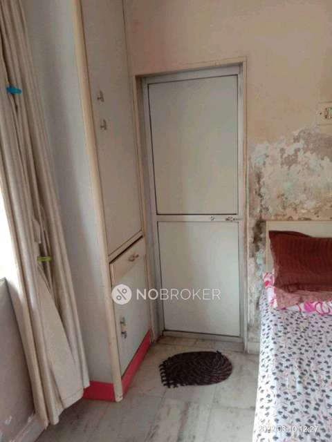 2 BHK Flat In Anand Siddhi Chs For Sale  In Kandivali West