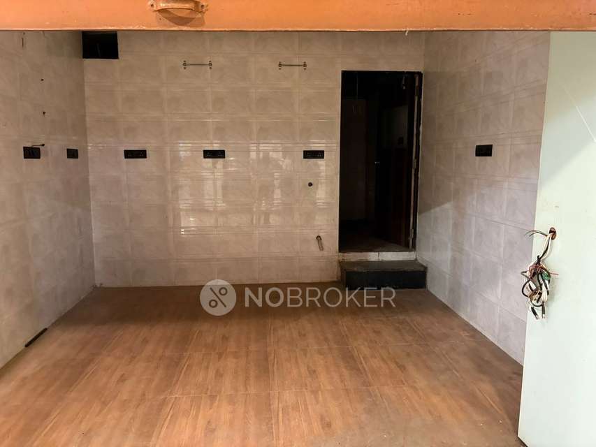 Shop in Mulund West, Mumbai for sale 