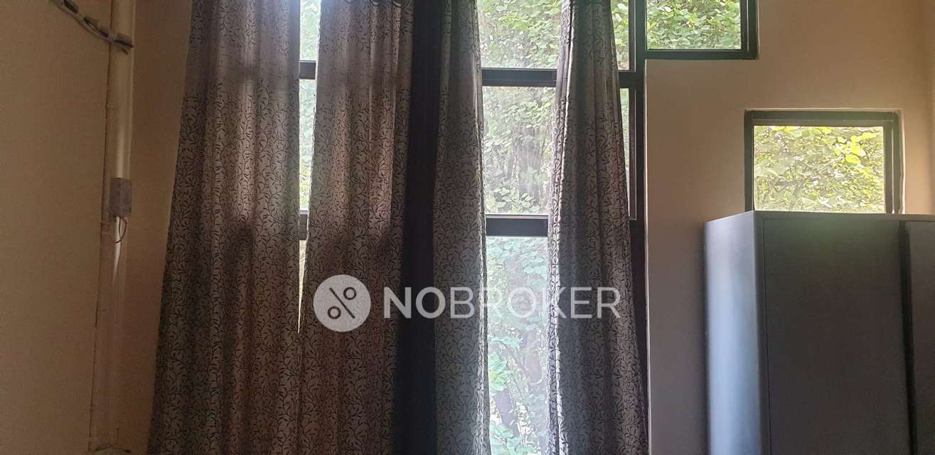 Shared Room for Female In 1 RK  In Rajinder Nagar