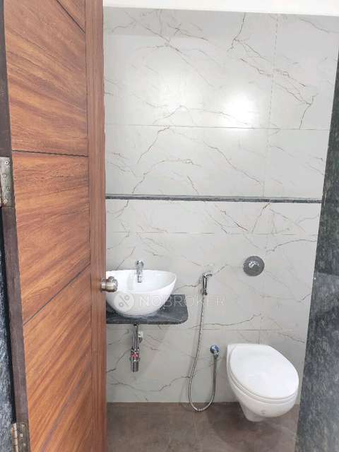 2 BHK Flat In Bhalchandra Blessings for Rent  In 204, Mote Mangal Karyalay Rd, Bhavani Peth, Shobhapur, Kasba Peth, Pune, Maharashtra 411011, India