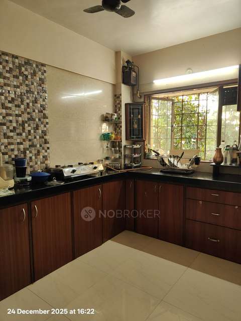 2 BHK Flat In Suyash Shopping Centre for Rent  In Suyash Shopping Centre