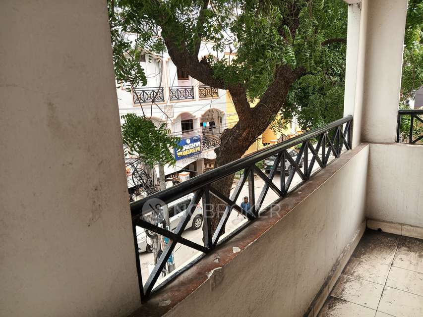 2 BHK Flat In Sri Maruthi Mansion For Sale  In  Kukatpally 