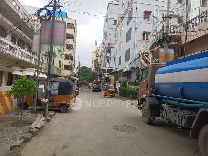 2 BHK Flat In Sri Maruthi Mansion For Sale  In  Kukatpally 