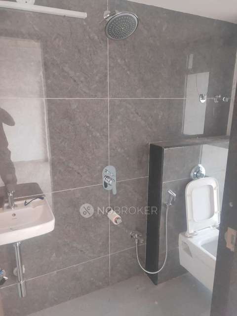 2 BHK Flat In Nalin Apartments For Sale  In Malad West