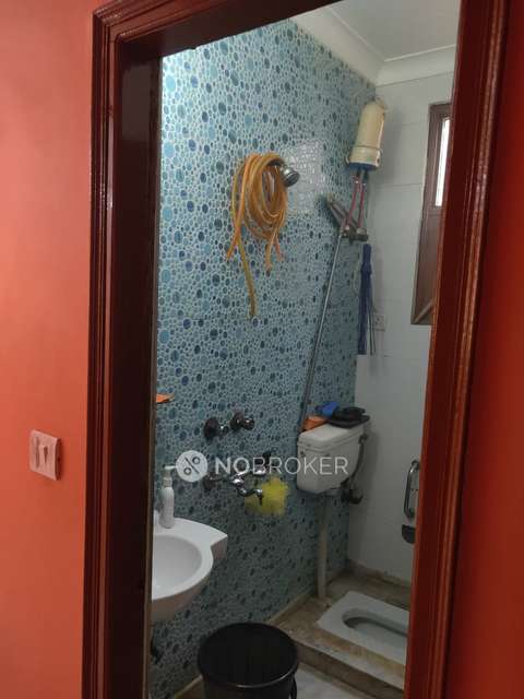 2 BHK Flat In Builder Floor  For Sale  In Mahavir Enclave