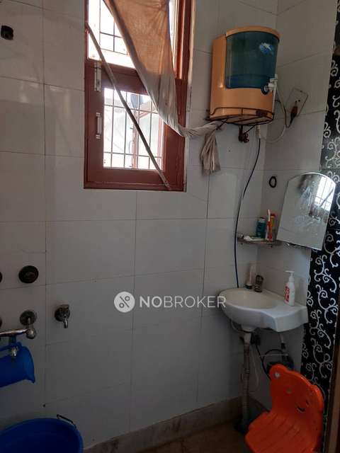 2 BHK Flat In Builder Floor  For Sale  In Mahavir Enclave