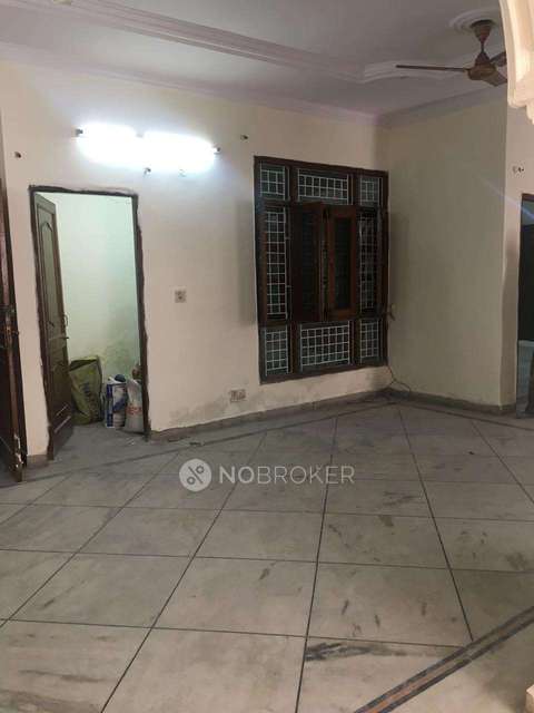 4 BHK Flat In Standalone Building  For Sale  In Janakpuri