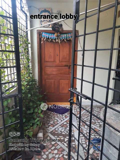 2 BHK Flat In Standalone Building  For Sale  In Amberpet