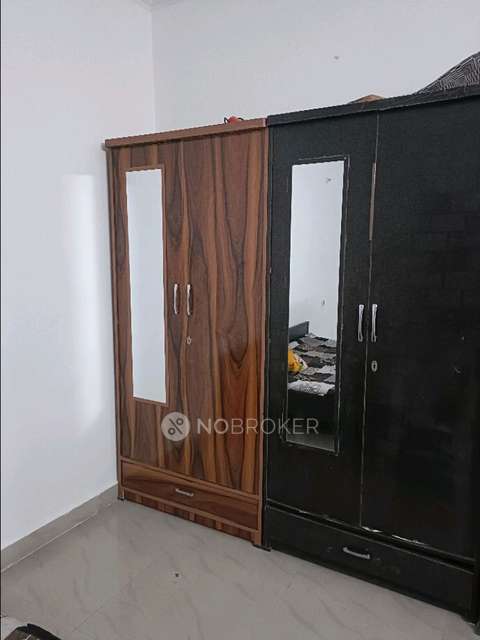 PG for Boys in Crossings Republik