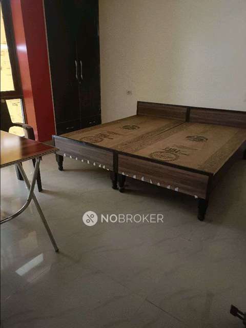 PG for Boys in Crossings Republik