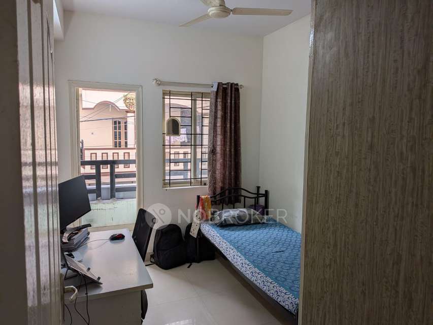 Single Room for Male In 2 BHK  In Mahadevapura