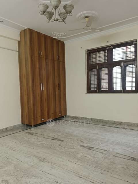 2 BHK Flat In Standalone Building  for Rent  In Sector 38