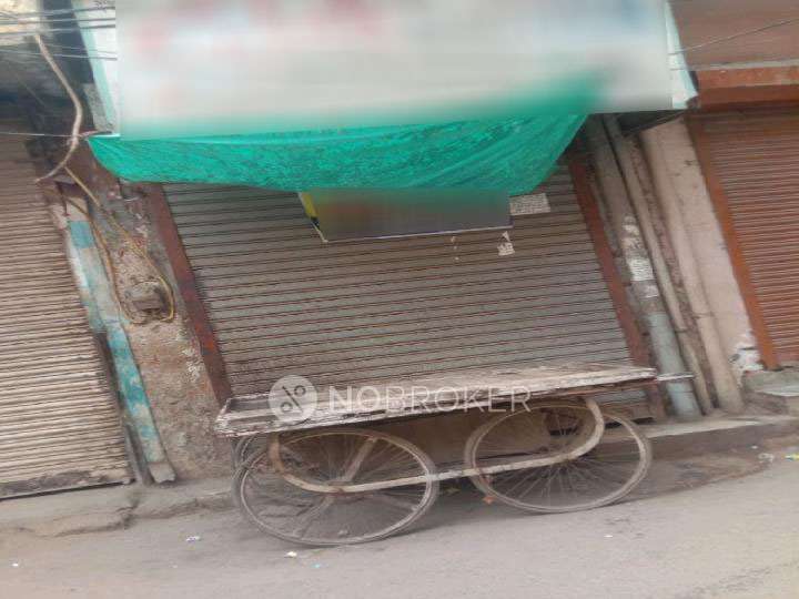 Shop in  Vishnu Garden, Delhi for sale 