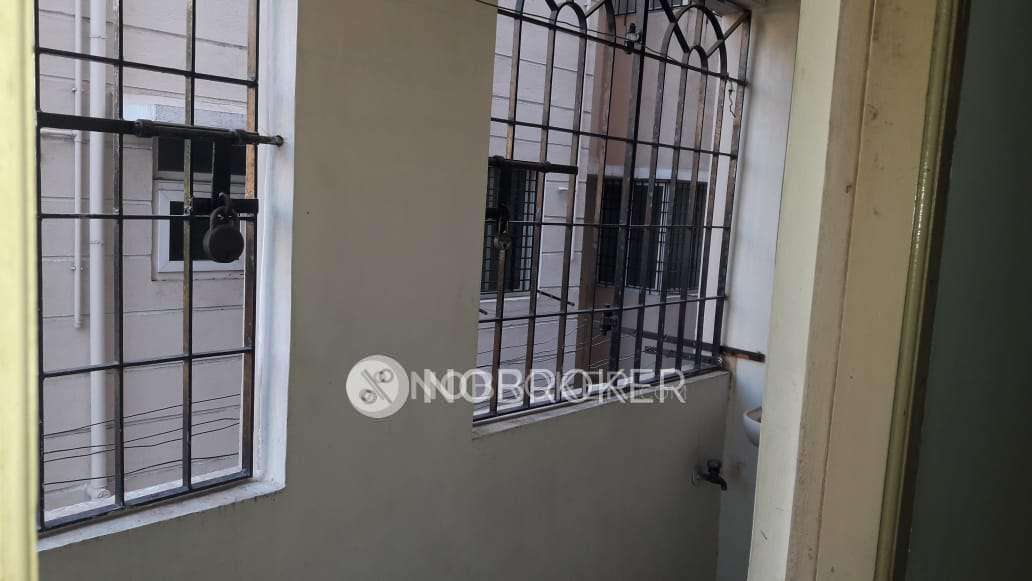 2 BHK Flat In Rasheeda Anar Building For Sale  In Vadapalani