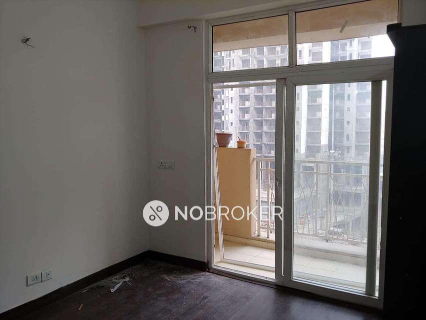 3 BHK Flat In Mahagun Mywoods For Sale  In Sector-16c