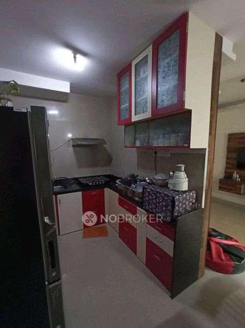 2 BHK Flat In Sarova Complex  For Sale  In  Kandivali East