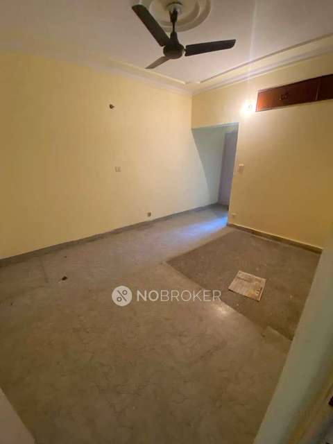 4 BHK Flat In Standalone Building  For Sale  In Madipur