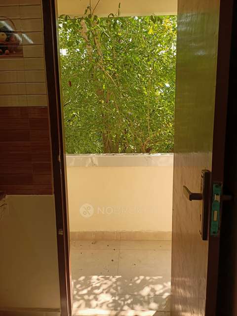 2 BHK Flat In Gokulam Gs Residency Saligramam For Sale  In Saligramam