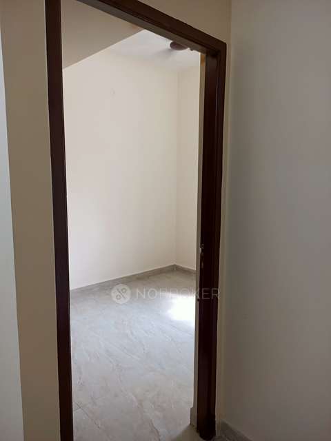 2 BHK Flat In Gokulam Gs Residency Saligramam For Sale  In Saligramam