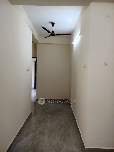 2 BHK Flat In Gokulam Gs Residency Saligramam For Sale  In Saligramam