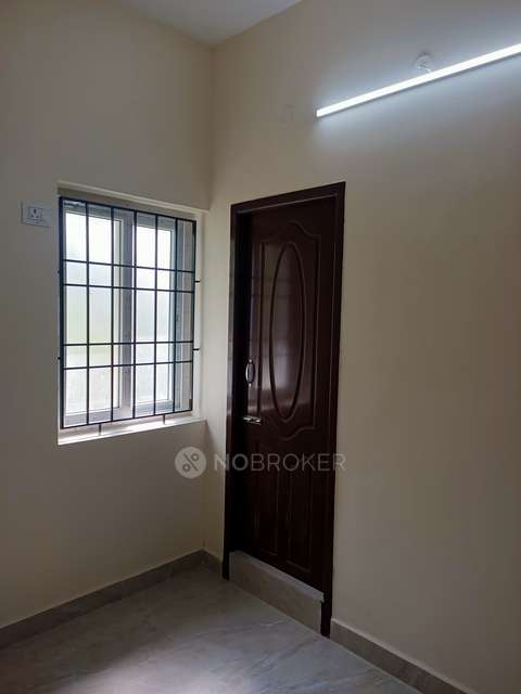 2 BHK Flat In Gokulam Gs Residency Saligramam For Sale  In Saligramam