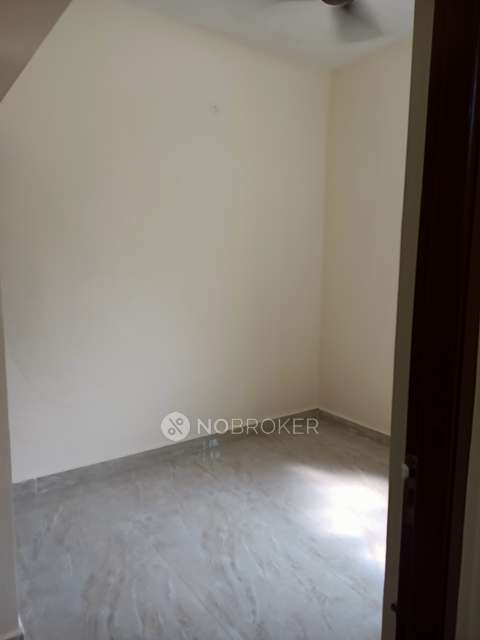 2 BHK Flat In Gokulam Gs Residency Saligramam For Sale  In Saligramam