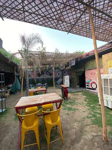 Godown/Warehouse in Sector 135, Noida for Rent 