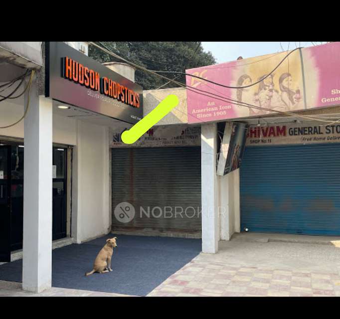 Shop in West End Colony, Delhi for Rent 