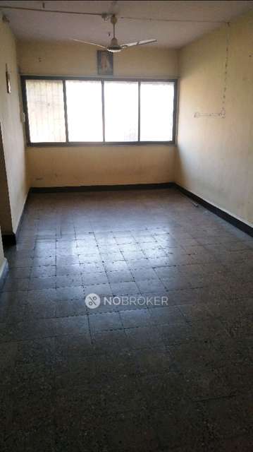 1 BHK Flat In Navmadhur Smruti Co-op Hsg Society For Sale  In Subhash Road, 