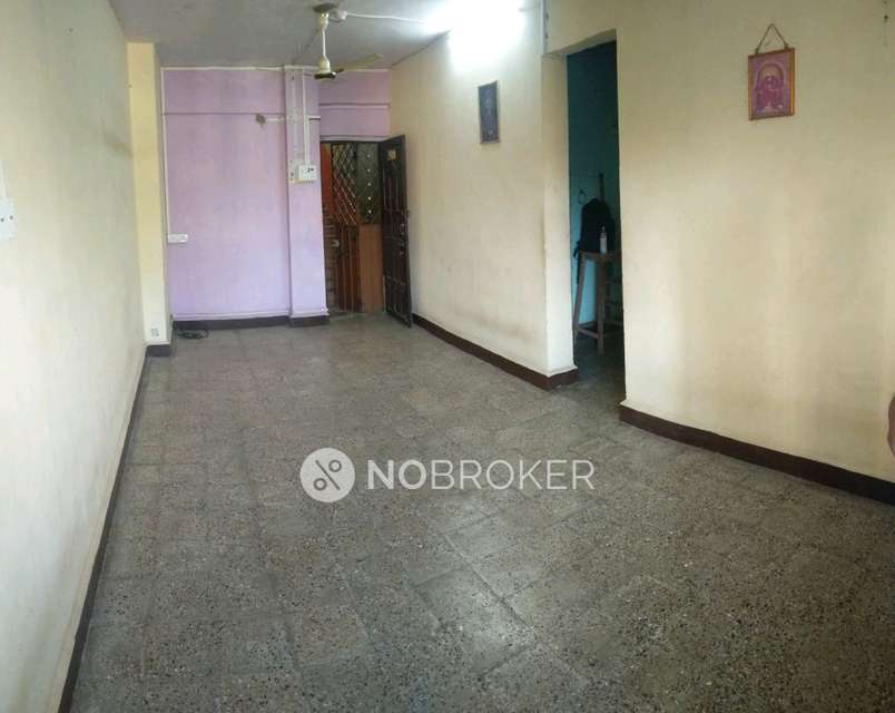 1 BHK Flat In Navmadhur Smruti Co-op Hsg Society For Sale  In Subhash Road, 
