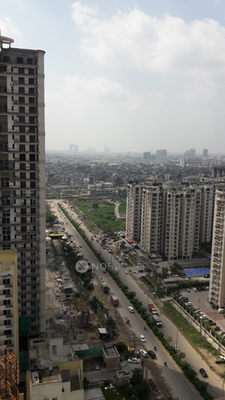 2 BHK Flat In Mahagun Moderne, Sector-78 for Rent  In Sector-78