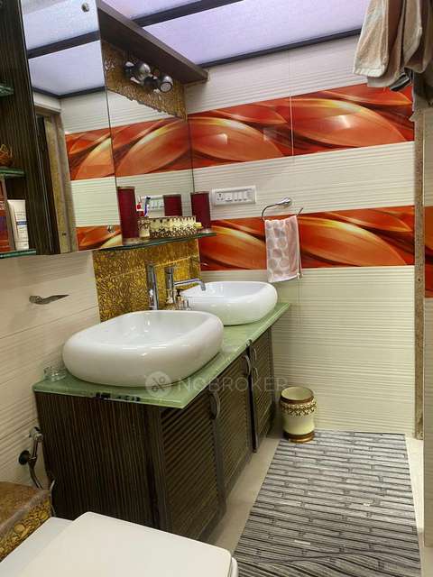 4+ BHK Flat In Kohinoor Appartment  For Sale  In Versova