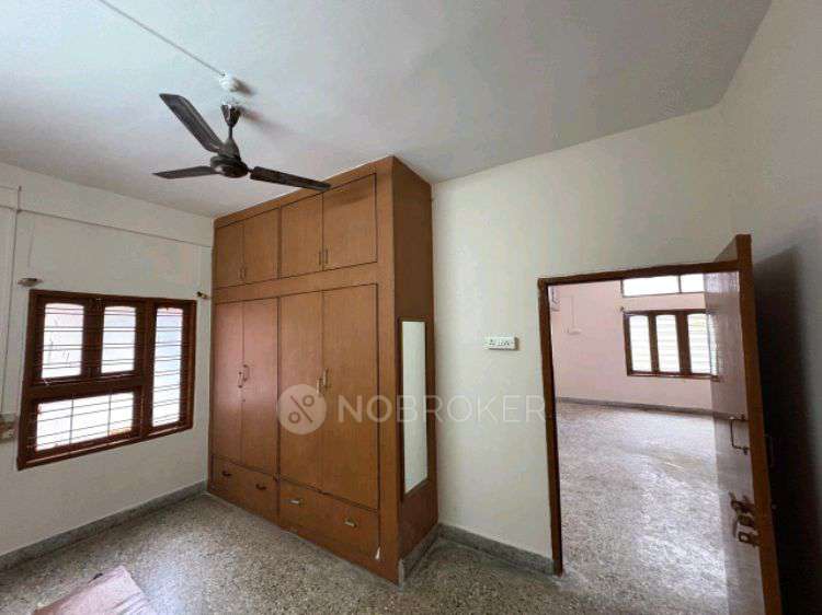 2 BHK Flat In Mayuri Apartments, Begumpet for Rent  In Begumpet