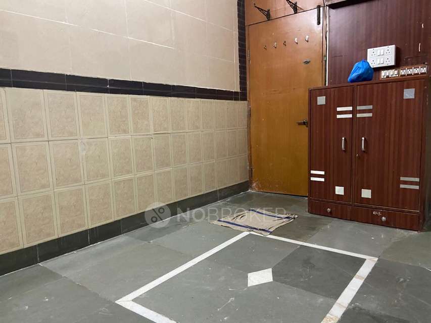 1 RK Flat In 72 Tenements A4th Peru Compound Lalbaug  for Rent  In 72 Tenaments, B Wing Mumbai Gas Lane