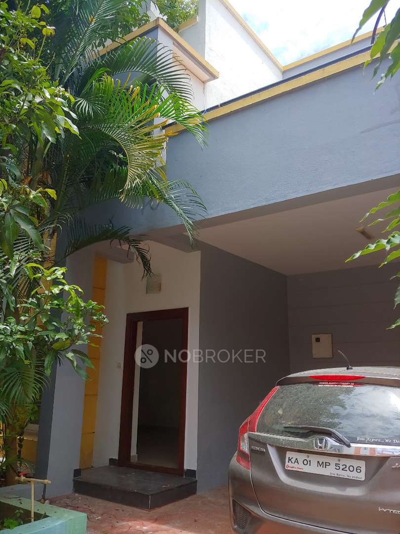 Confident Bellatrix Confident Bellatrix Rent WITHOUT BROKERAGE Semi