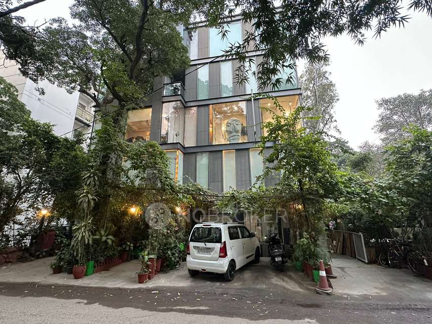 Showroom in Lajpat Nagar, Delhi for Rent 