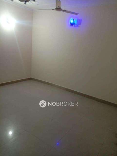 2 BHK Flat In Baljeet Apartment  For Sale  In Vasant Kunj