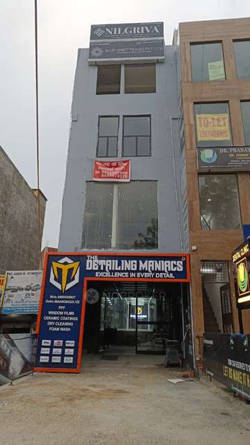 Shop in Sector 52, Noida for Rent 