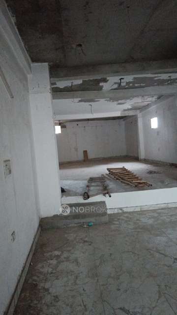 Shop in Sector 52, Noida for Rent 